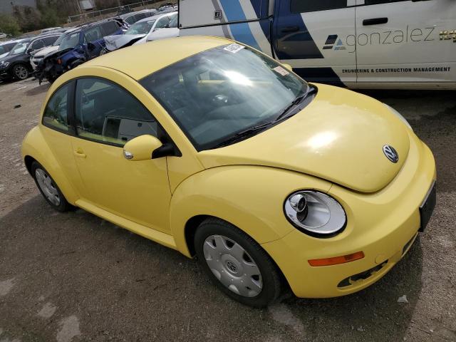 3VWPG3AG5AM010106 - 2010 VOLKSWAGEN NEW BEETLE YELLOW photo 4