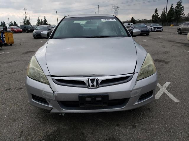 1HGCM56336A153220 - 2006 HONDA ACCORD SE SILVER photo 5