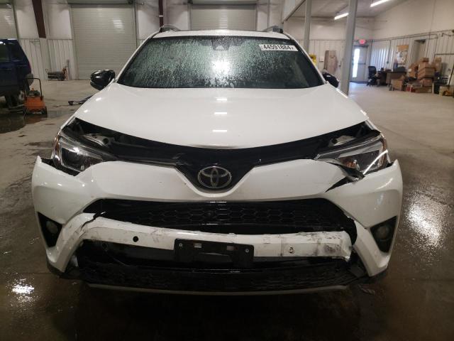 JTMJFREV8HJ143764 - 2017 TOYOTA RAV4 SE WHITE photo 5