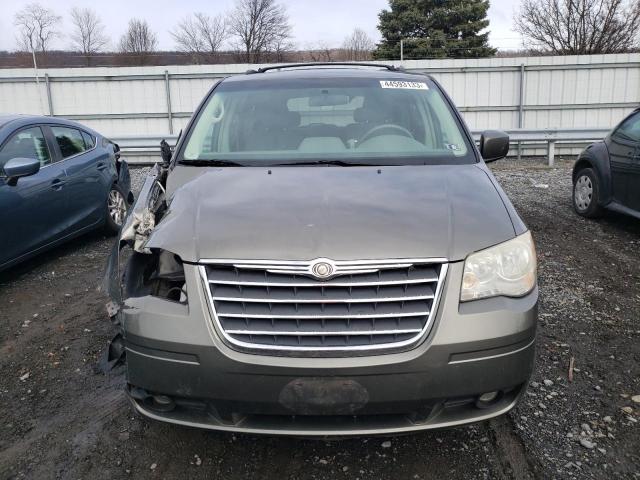 2A4RR5DX8AR454693 - 2010 CHRYSLER TOWN & COU TOURING SILVER photo 5