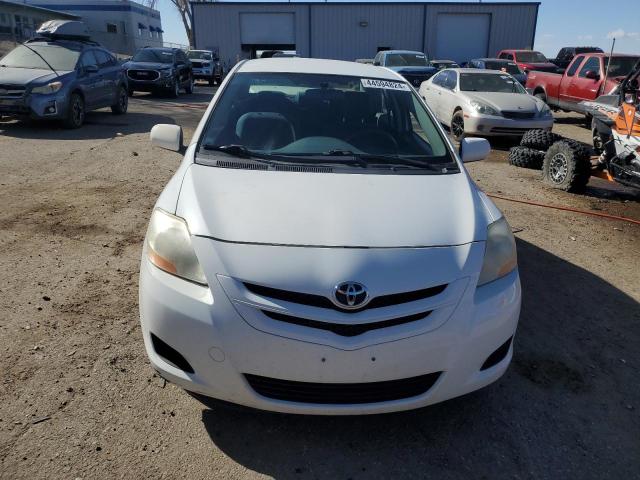 JTDBT923484033681 - 2008 TOYOTA YARIS WHITE photo 5