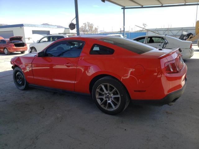 1ZVBP8AM2C5235394 - 2012 FORD MUSTANG RED photo 2