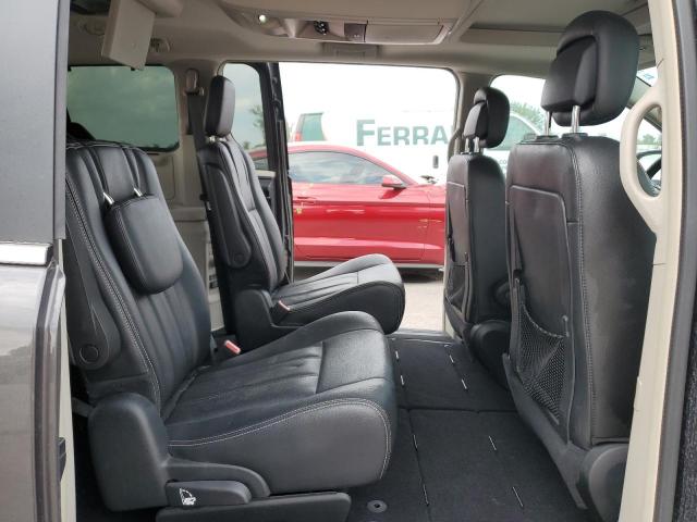 2C4RC1CG9GR303954 - 2016 CHRYSLER TOWN & COU TOURING L GRAY photo 11