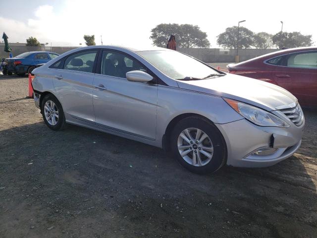 5NPEB4AC5DH716062 - 2013 HYUNDAI SONATA GLS SILVER photo 4