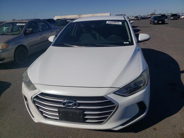 5NPD74LF3HH153135 - 2017 HYUNDAI ELANTRA SE WHITE photo 5