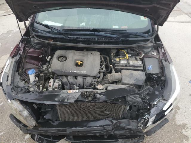 3KPFK4A79JE276533 - 2018 KIA FORTE LX BURGUNDY photo 11