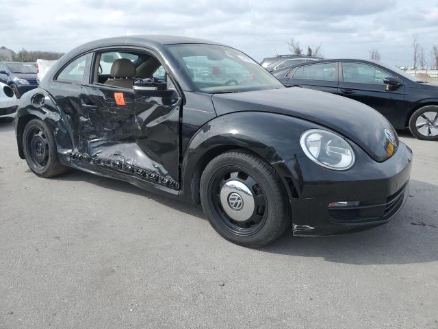 3VWJX7AT3EM621039 - 2014 VOLKSWAGEN BEETLE BLACK photo 4