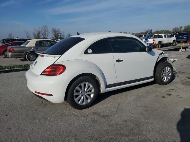 3VWFD7AT2JM703109 - 2018 VOLKSWAGEN BEETLE S WHITE photo 3