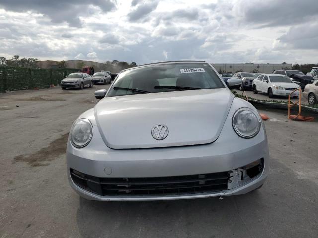 3VW507AT5GM803950 - 2016 VOLKSWAGEN BEETLE S/SE SILVER photo 5