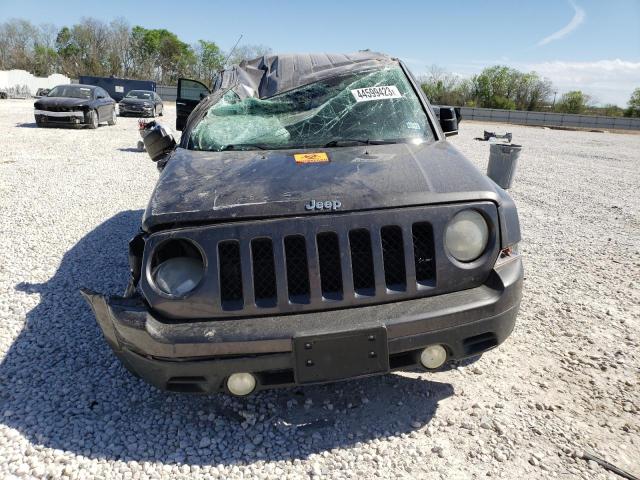 1C4NJPFB5ED909274 - 2014 JEEP PATRIOT LATITUDE GRAY photo 5