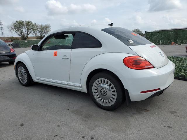 3VWJ17AT5EM645862 - 2014 VOLKSWAGEN BEETLE WHITE photo 2