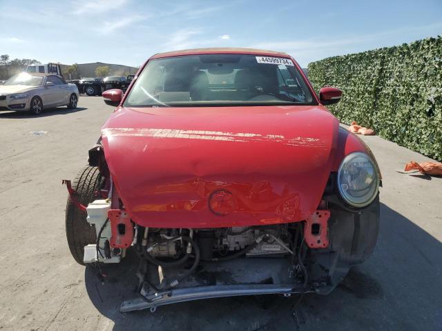 3VW5X7AT0DM825880 - 2013 VOLKSWAGEN BEETLE RED photo 5