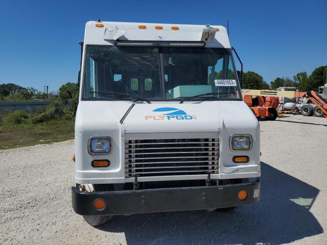 4UZAAPBW16CW26929 - 2006 FREIGHTLINER CHASSIS M LINE WALK-IN VAN WHITE photo 5