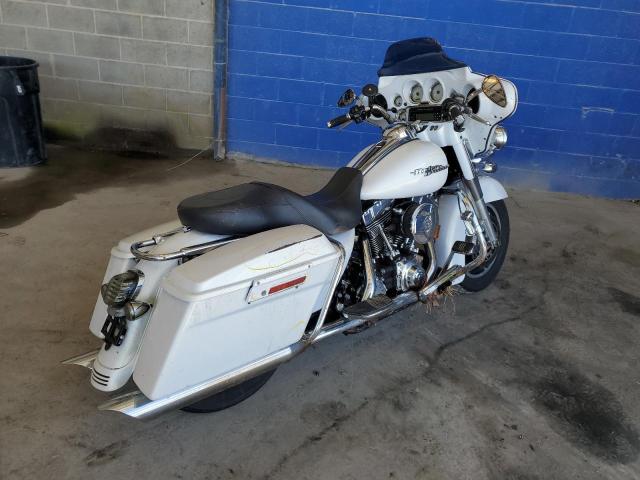 1HD1KB41X8Y689845 - 2008 HARLEY-DAVIDSON FLHX WHITE photo 4