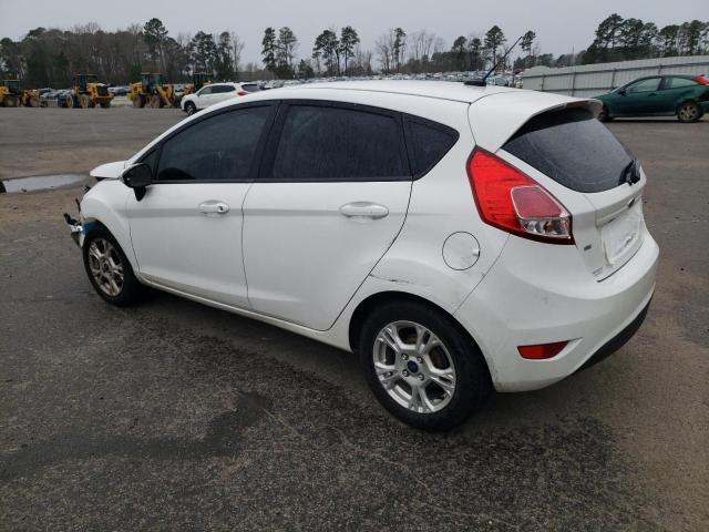 3FADP4EJ2FM162472 - 2015 FORD FIESTA SE WHITE photo 2