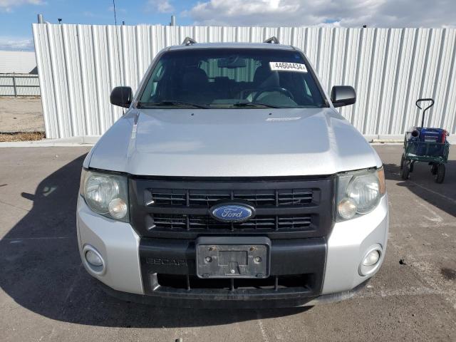 1FMCU93GX9KC67609 - 2009 FORD ESCAPE XLT SILVER photo 5