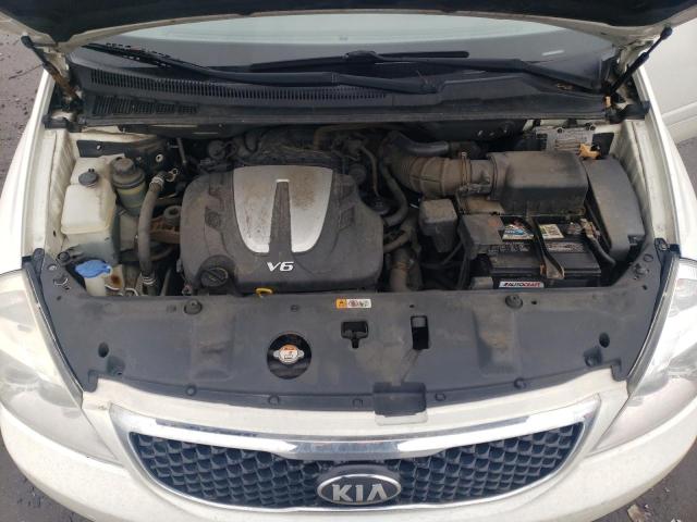 KNDMG4C7XE6563641 - 2014 KIA SEDONA LX WHITE photo 12