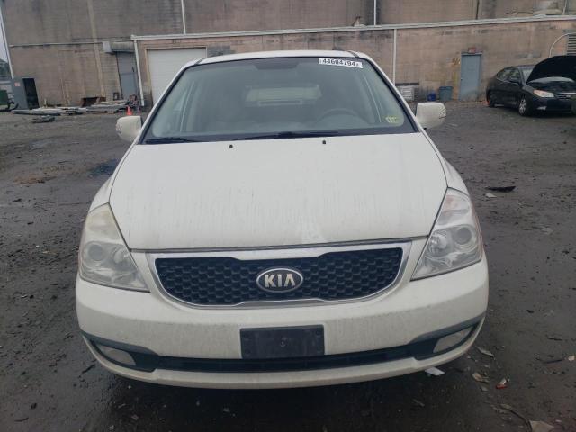 KNDMG4C7XE6563641 - 2014 KIA SEDONA LX WHITE photo 5