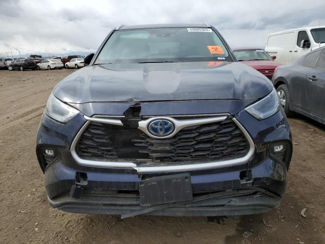 5TDHBRCH5MS522399 - 2021 TOYOTA HIGHLANDER HYBRID XLE BLUE photo 5