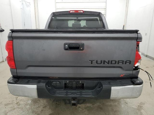 5TFDY5F17JX761947 - 2018 TOYOTA TUNDRA CREWMAX SR5 GRAY photo 6