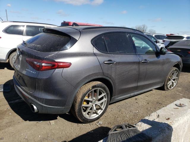 ZASFAKNN1J7B81052 - 2018 ALFA ROMEO STELVIO TI SPORT GRAY photo 3