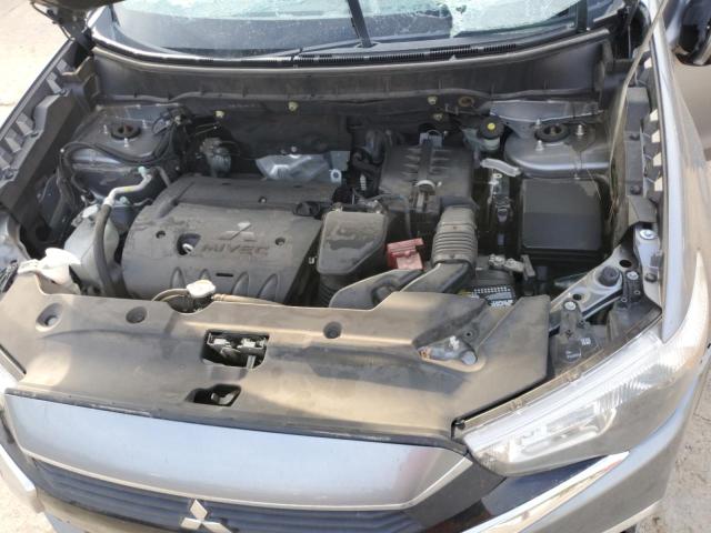 JA4AP3AW0GZ046108 - 2016 MITSUBISHI OUTLANDER ES SILVER photo 11