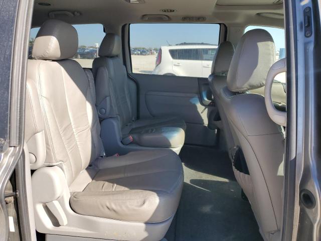 KNDMH4C70B6400473 - 2011 KIA SEDONA EX GRAY photo 11