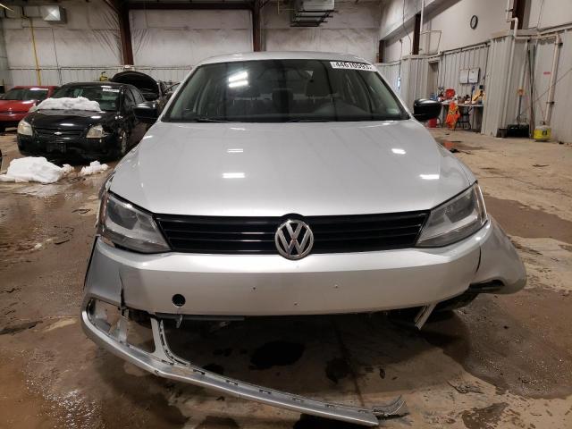 3VW2K7AJ9EM213923 - 2014 VOLKSWAGEN JETTA BASE 银色 照片 5