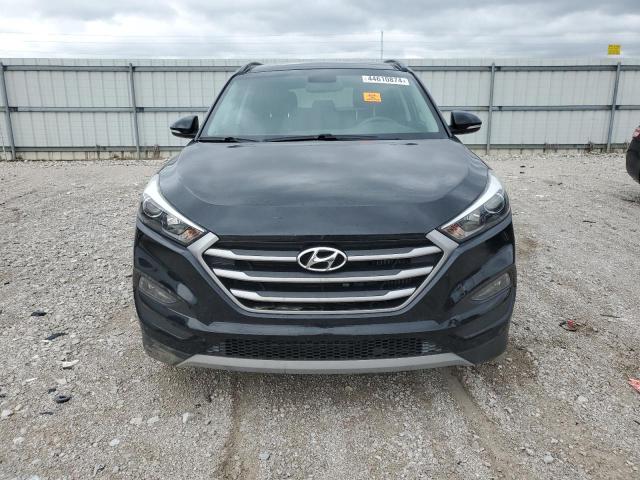 KM8J3CA28JU809409 - 2018 HYUNDAI TUCSON VALUE BLACK photo 5