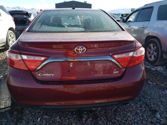 4T1BF1FK8HU663113 - 2017 TOYOTA CAMRY LE RED photo 6