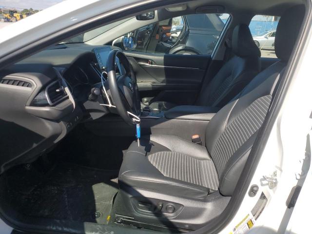 4T1G11AK7PU750009 - 2023 TOYOTA CAMRY SE NIGHT SHADE WHITE photo 7