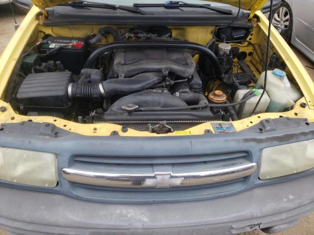 2CNBJ734126942075 - 2002 CHEVROLET TRACKER ZR2 YELLOW photo 12