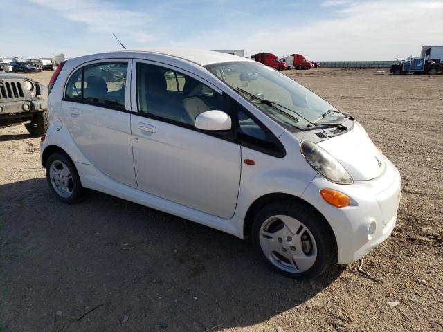 JA3215H1XCU023197 - 2012 MITSUBISHI I MIEV ES WHITE photo 4