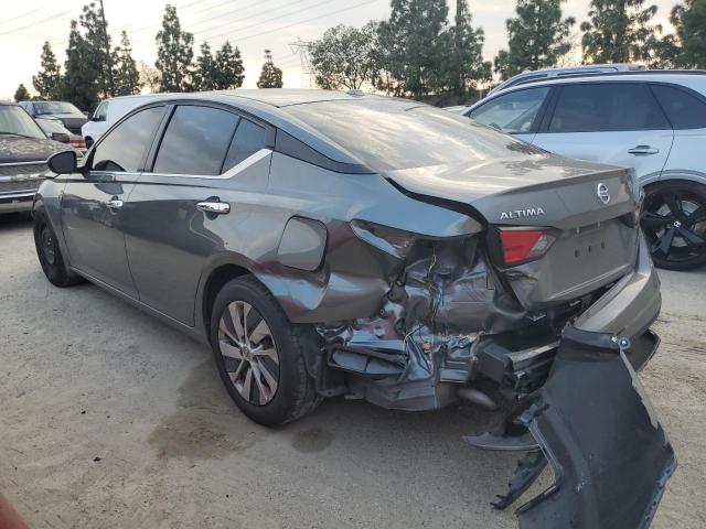 1N4BL4BV8KC215231 - 2019 NISSAN ALTIMA S GRAY photo 2