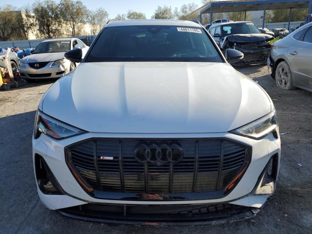 WA1VABGE9NB040096 - 2022 AUDI E-TRON CHRONOS WHITE photo 5