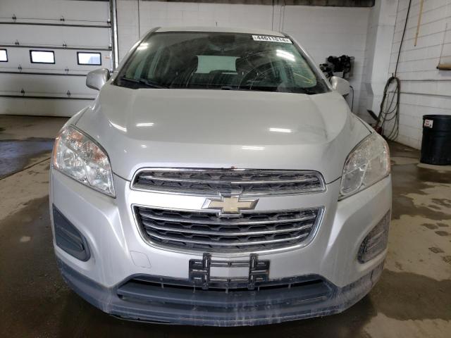 3GNCJKSB7GL150082 - 2016 CHEVROLET TRAX LS SILVER photo 5