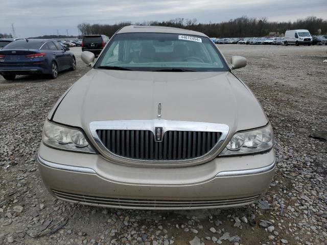 1LNHM82W65Y651063 - 2005 LINCOLN TOWN CAR SIGNATURE LIMITED BEIGE photo 5