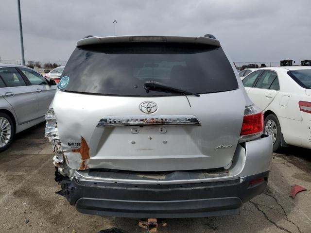 5TDBK3EH9BS073631 - 2011 TOYOTA HIGHLANDER BASE Argent photo 6