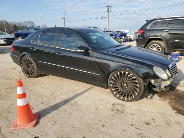 WDBUF72X97B025575 - 2007 MERCEDES-BENZ E 550 BLACK photo 4