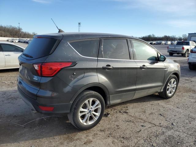 1FMCU0GD9KUC25776 - 2019 FORD ESCAPE SE GRAY photo 3