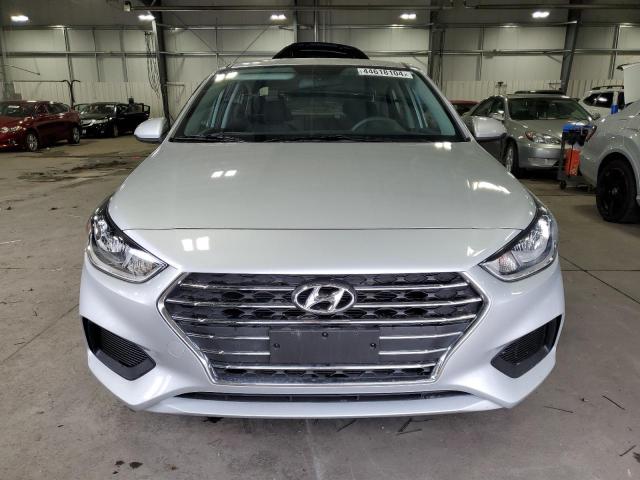 3KPC24A3XKE068470 - 2019 HYUNDAI ACCENT SE SILVER photo 5