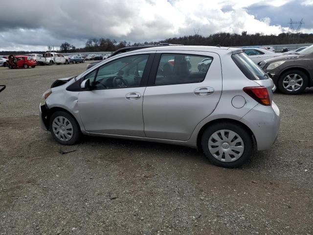 VNKKTUD32FA043552 - 2015 TOYOTA YARIS SILVER photo 2