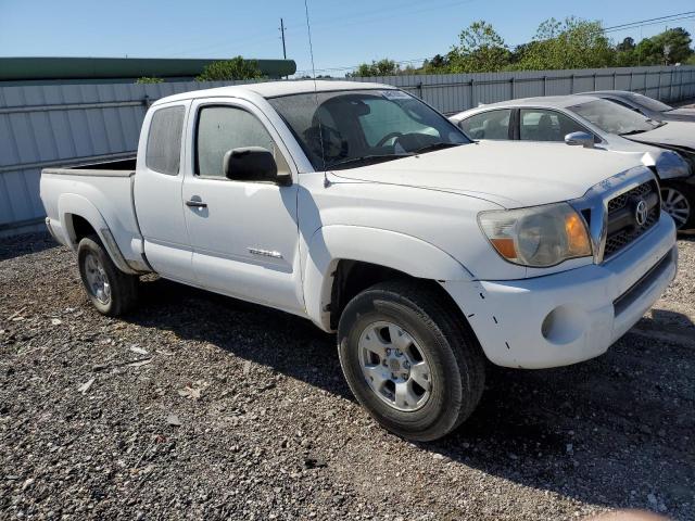 5TFTU4GN4BX003519 - 2011 TOYOTA TACOMA PRERUNNER ACCESS CAB WHITE photo 4