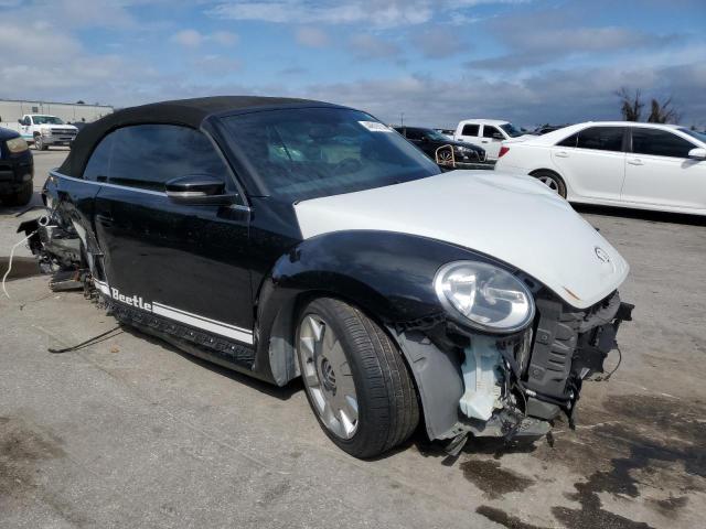 3VW5P7AT8EM806365 - 2014 VOLKSWAGEN BEETLE BLACK photo 4