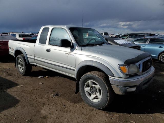 5TEWN72N32Z057017 - 2002 TOYOTA TACOMA XTRACAB SILVER photo 4