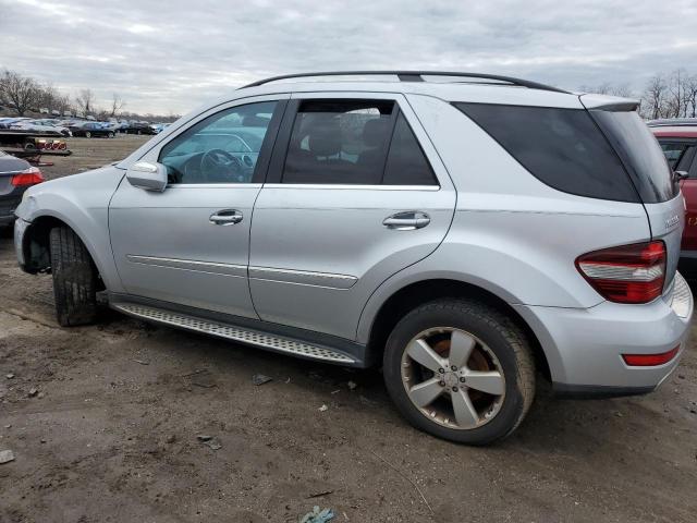 4JGBB8GB2AA545519 - 2010 MERCEDES-BENZ ML 350 4MATIC SILVER photo 2