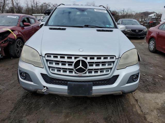 4JGBB8GB2AA545519 - 2010 MERCEDES-BENZ ML 350 4MATIC SILVER photo 5