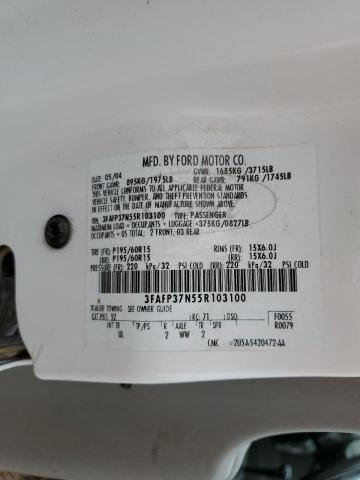 3FAFP37N55R103100 - 2005 FORD FOCUS ZX5 WHITE photo 12