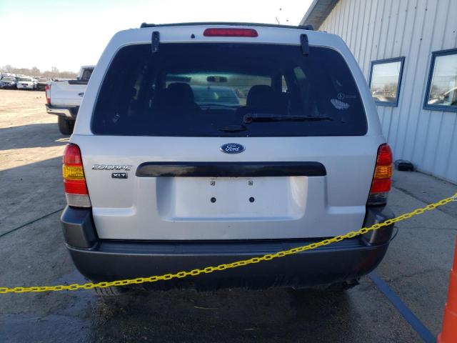 1FMYU03124KB20383 - 2004 FORD ESCAPE XLT SILVER photo 6