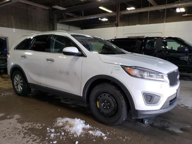 5XYPG4A39JG379568 - 2018 KIA SORENTO LX WHITE photo 4